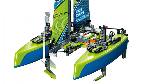 Technic 42105 Катамаран