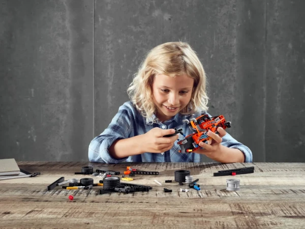 Technic 42104 Гоночный грузовик