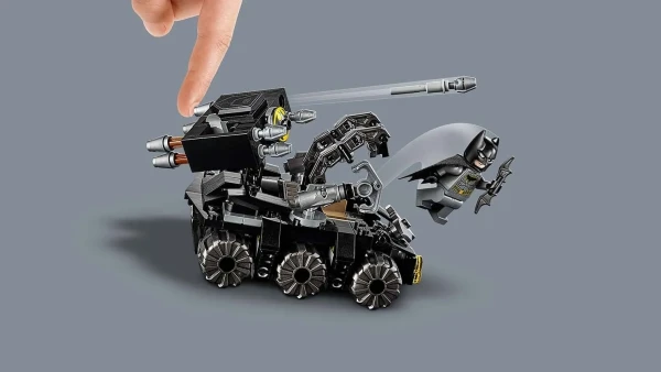 Batman 76122 Вторжение Глиноликого в бэт-пещеру