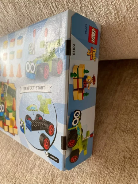 Toy Story 10766 Вуди на автомобиле