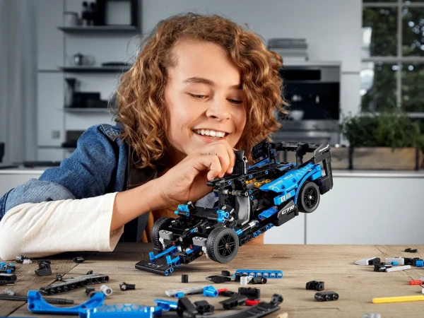 Technic 42123 McLaren Senna GTR