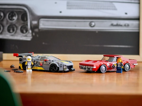 Speed Champions 76903 Chevrolet Corvette C8.R Race Car and 1968 Chevrolet Corvette