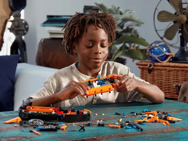 Technic 42120 Спасательное судно на воздушной подушке