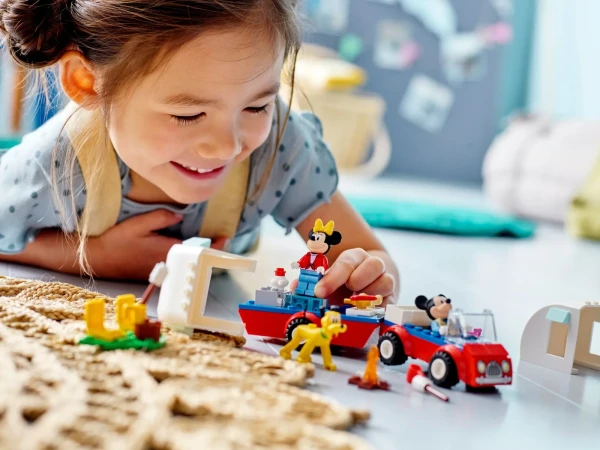 Disney 10777 Поход Микки Мауса и Минни Маус