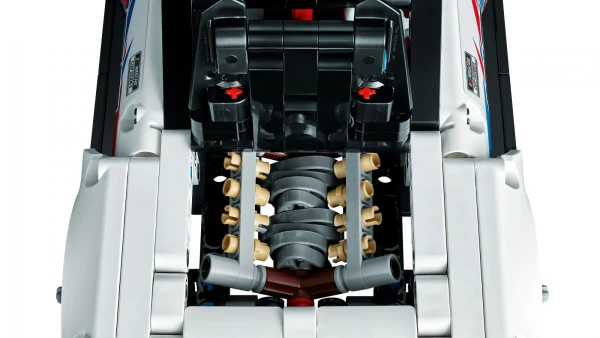 Technic 42153 Шевроле Камаро ZL1 нового поколения NASCAR