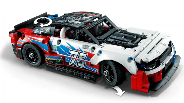 Technic 42153 Шевроле Камаро ZL1 нового поколения NASCAR