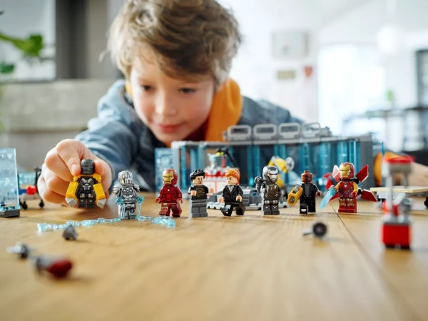 Marvel Super Heroes 76216 Арсенал Железного человека