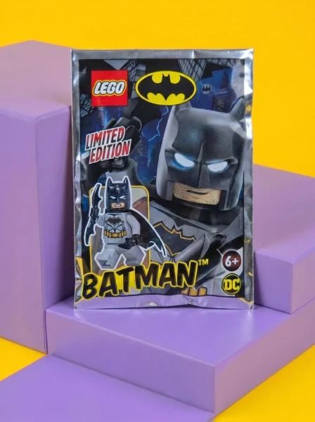 Magazine Gifts 211901 Batman with Bat-a-Rang