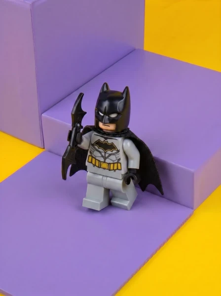 Magazine Gifts 211901 Batman with Bat-a-Rang