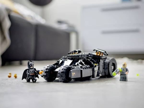 Batman 76239 Бэтмобиль «Тумблер»: схватка с Пугалом