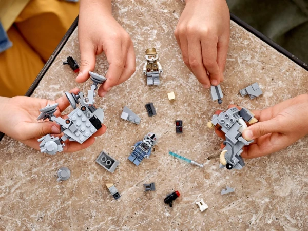 Star Wars 75298 Микрофайтеры: AT-AT против таунтауна
