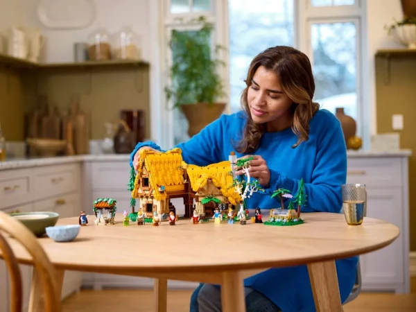 Disney 43242 Дом Белоснежки и семи гномов
