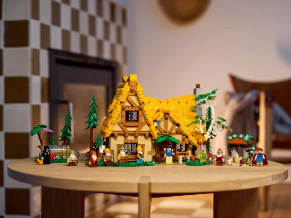 Disney 43242 Дом Белоснежки и семи гномов