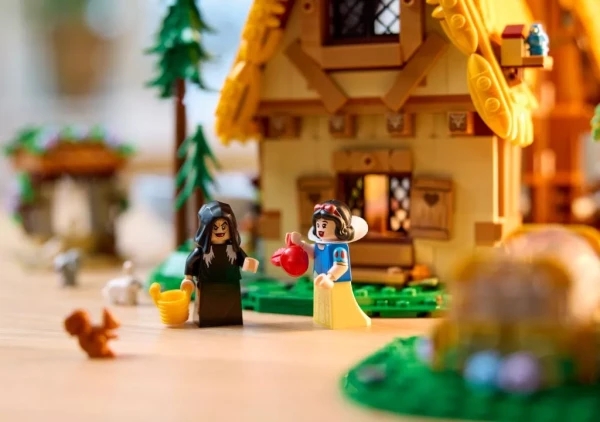 Disney 43242 Дом Белоснежки и семи гномов
