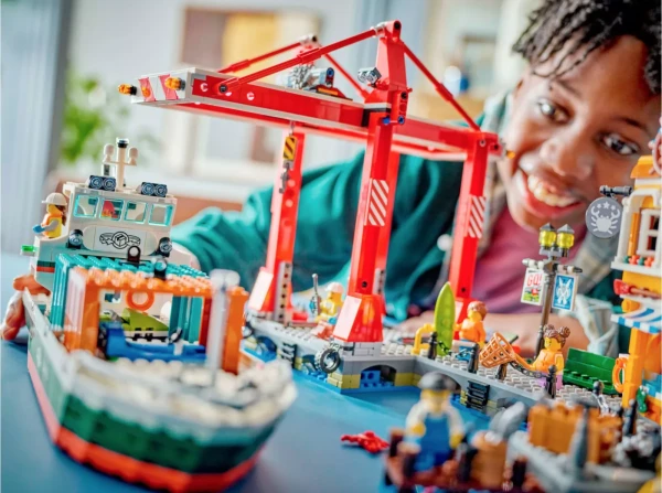 City 60422 Набор LEGO 60422 «Морской порт с грузовым судном»