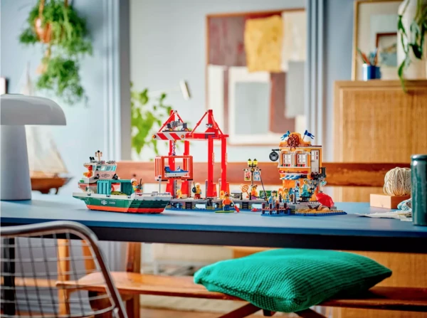 City 60422 Набор LEGO 60422 «Морской порт с грузовым судном»