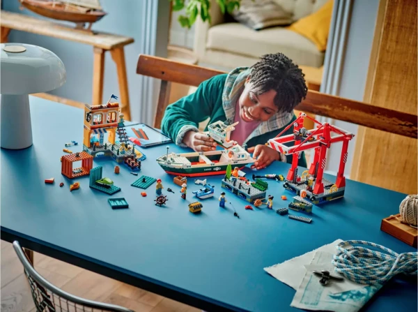 City 60422 Набор LEGO 60422 «Морской порт с грузовым судном»