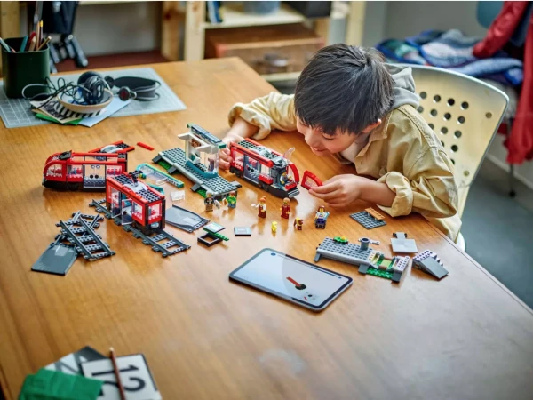 City 60423 Набор LEGO 60423 «Трамвай и станция в центре города»