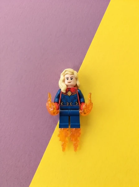 Magazine Gifts 242321 Captain Marvel