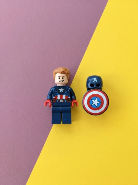 Magazine Gifts 242106 Captain America