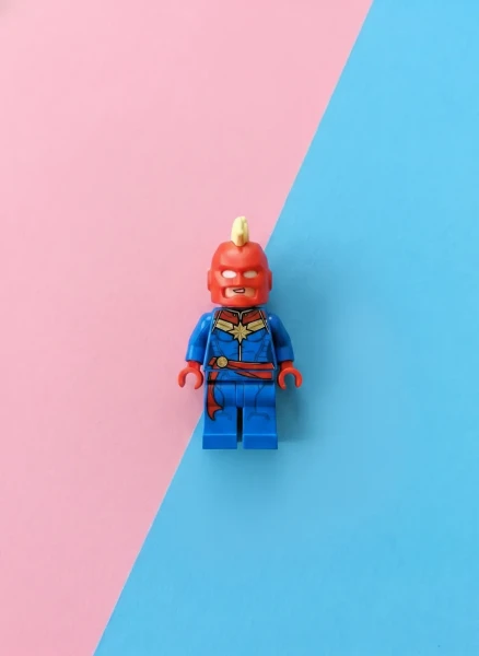 Magazine Gifts 242003 Captain Marvel