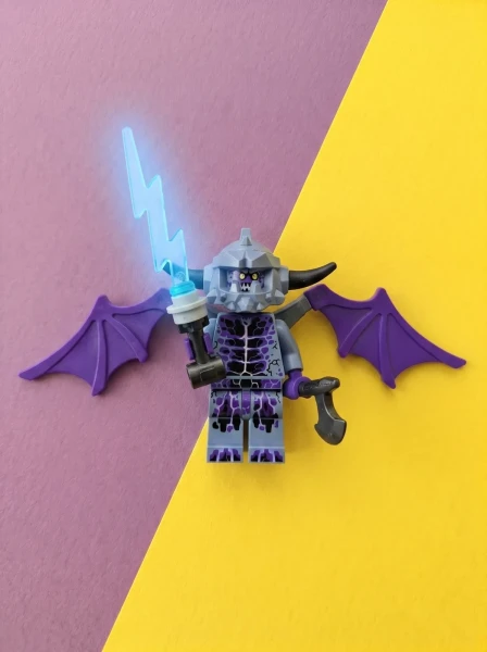 Magazine Gifts 271722 Stone Giant with Flying Machine