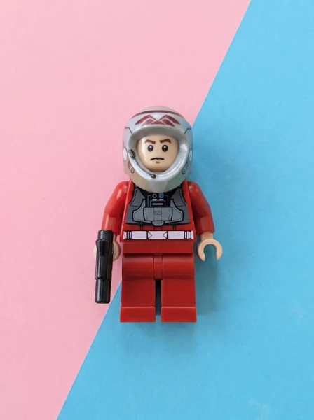 Magazine Gifts 5004408 Набор LEGO 5004408 «Пилот истребителя A-wing повстанцев»