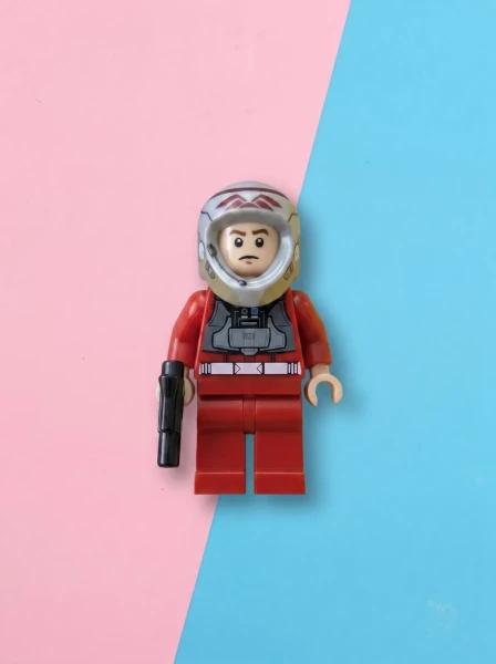 Magazine Gifts 5004408 Набор LEGO 5004408 «Пилот истребителя A-wing повстанцев»