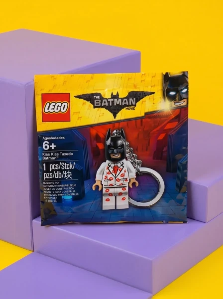 Брелки LEGO 5004928 Брелок LEGO 5004928 «Бэтмен в смокинге»