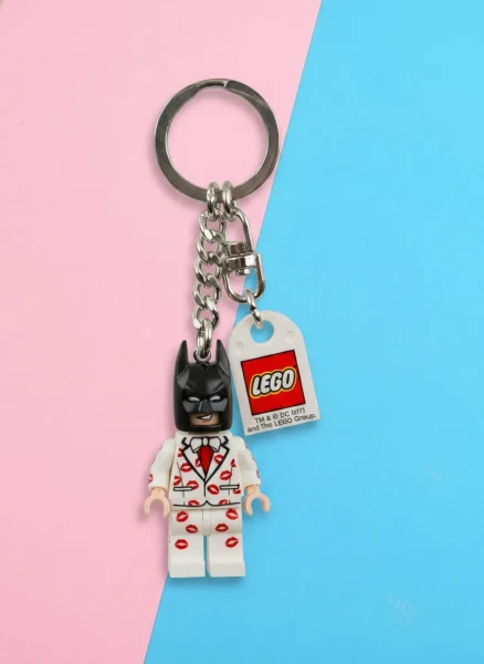 Брелки LEGO 5004928 Брелок LEGO 5004928 «Бэтмен в смокинге»