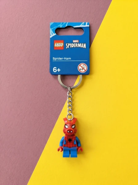 Брелки LEGO 854077 Брелок LEGO 854077 «Паук-свинья»