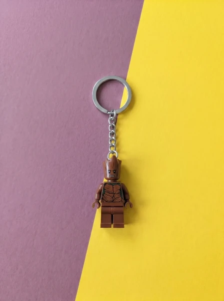 Брелки LEGO 5005244 Брелок LEGO 5005244 «Подросток Грут»