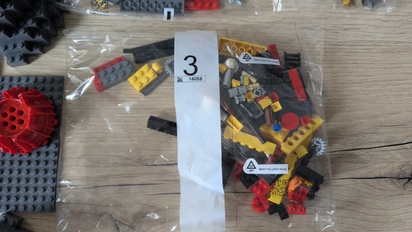 УЦЕНКА 60186987 НАБОР БЕЗ КОРОБКИ LEGO City 60186 «Горнодобывающая машина»