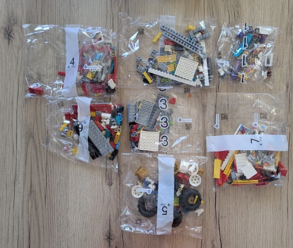 УЦЕНКА 80055987 НАБОР БЕЗ КОРОБКИ «LEGO 80055 «Тягач команды Монки Кида»