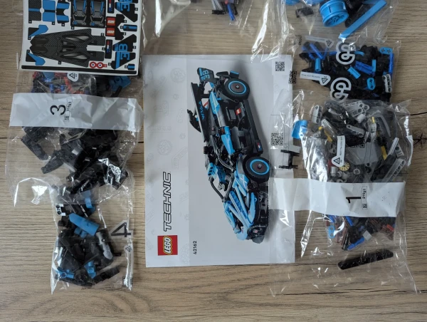 УЦЕНКА 42162987 НАБОР БЕЗ КОРОБКИ «LEGO 42162 Bugatti Bolide Agile Blue»