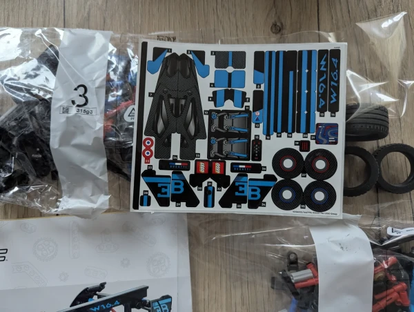 УЦЕНКА 42162987 НАБОР БЕЗ КОРОБКИ «LEGO 42162 Bugatti Bolide Agile Blue»