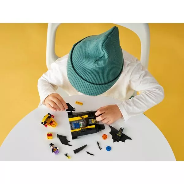 Batman 76158 Погоня за Пингвином на Бэткатере (Фото 13)