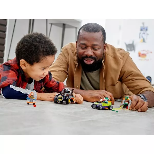 Batman 76180 Бэтмен против Джокера: погоня на Бэтмобиле (Фото 3)