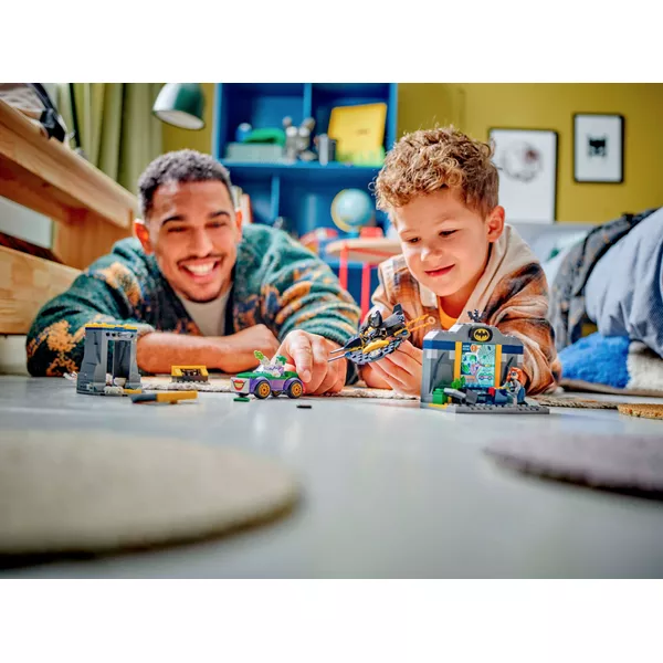 Batman 76272 Набор LEGO Batman 76272 «Бэтпещера» (Фото 11)