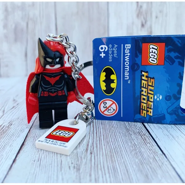 Брелки LEGO 853953 Бэтвумен (Фото 2)