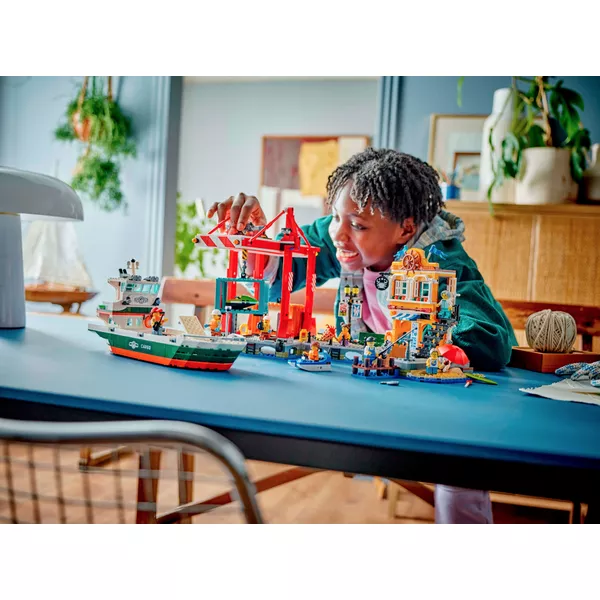 City 60422 Набор LEGO 60422 «Морской порт с грузовым судном» (Фото 11)