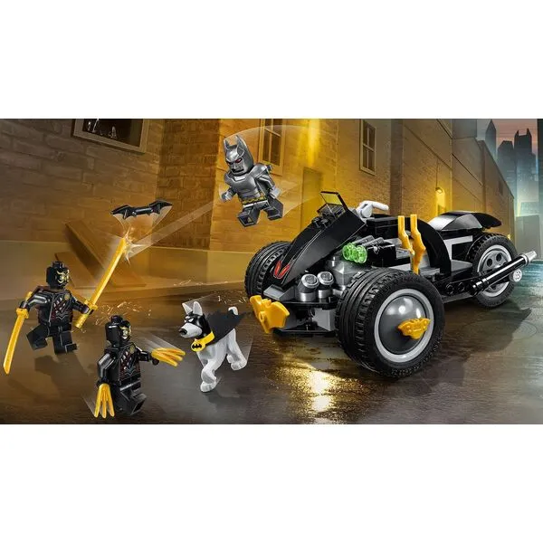 DC Super Heroes 76110 Бэтмен: Нападение Когтей (Фото 3)