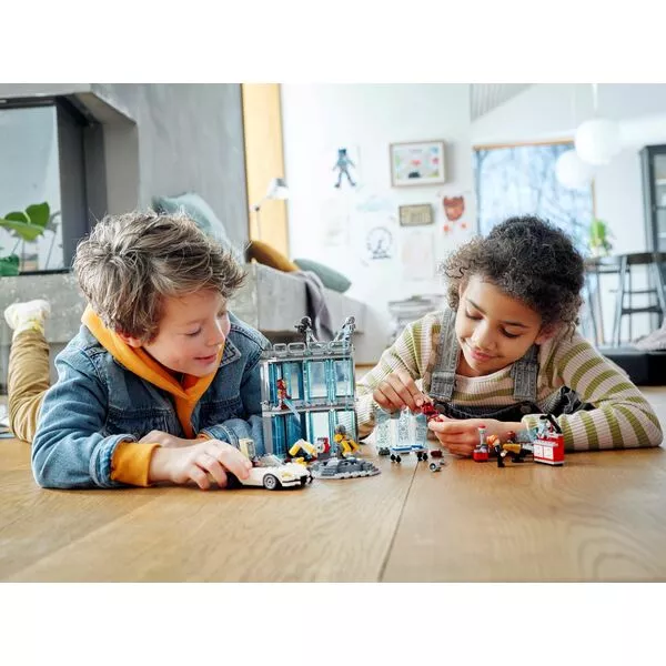 Marvel Super Heroes 76216 Арсенал Железного человека (Фото 3)