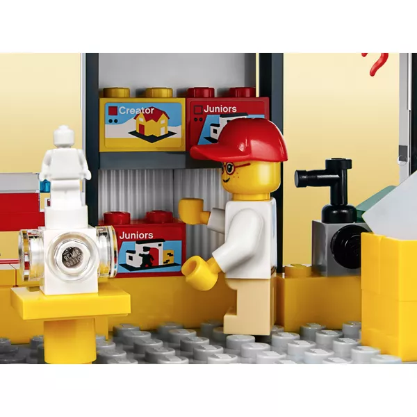 Promotional 40305 Набор LEGO 40305 "Мини-модель Brand Store" (Фото 3)