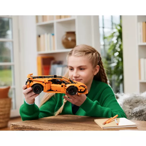 Technic 42196 LEGO 42196 "Lamborghini Huracán Tecnica Orange" (Фото 6)